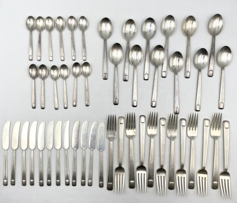 TIFFANY & Co - Partie de ménagère de 124 pièces en argent 925 0/00 modèle « Cen…