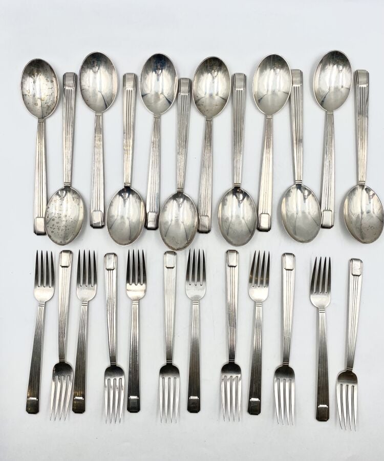 TIFFANY & Co - Partie de ménagère de 124 pièces en argent 925 0/00 modèle « Cen…