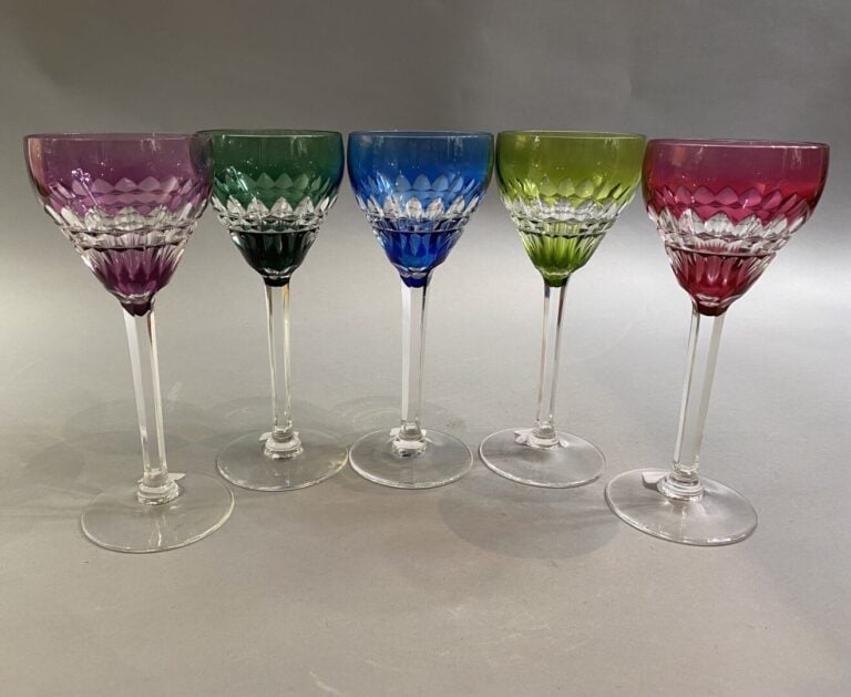 Val Saint Lambert - Ensemble de 5 verres en cristal coloré, signés au dessous -…