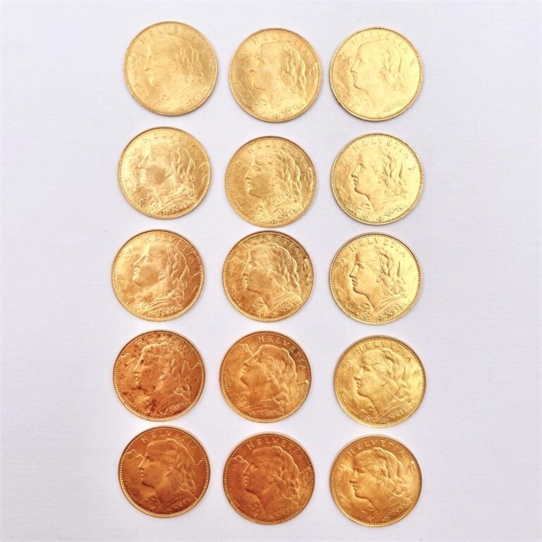 15 pièces de 10 Francs or Suisse comprenant : - 1x1913 Helevetia - 14x1922 Hele…