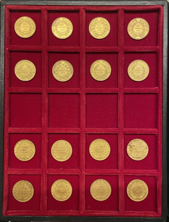 Ensemble de 16 pièces de 20 Francs or comprenant : - Louis Napoléon Bonaparte -…