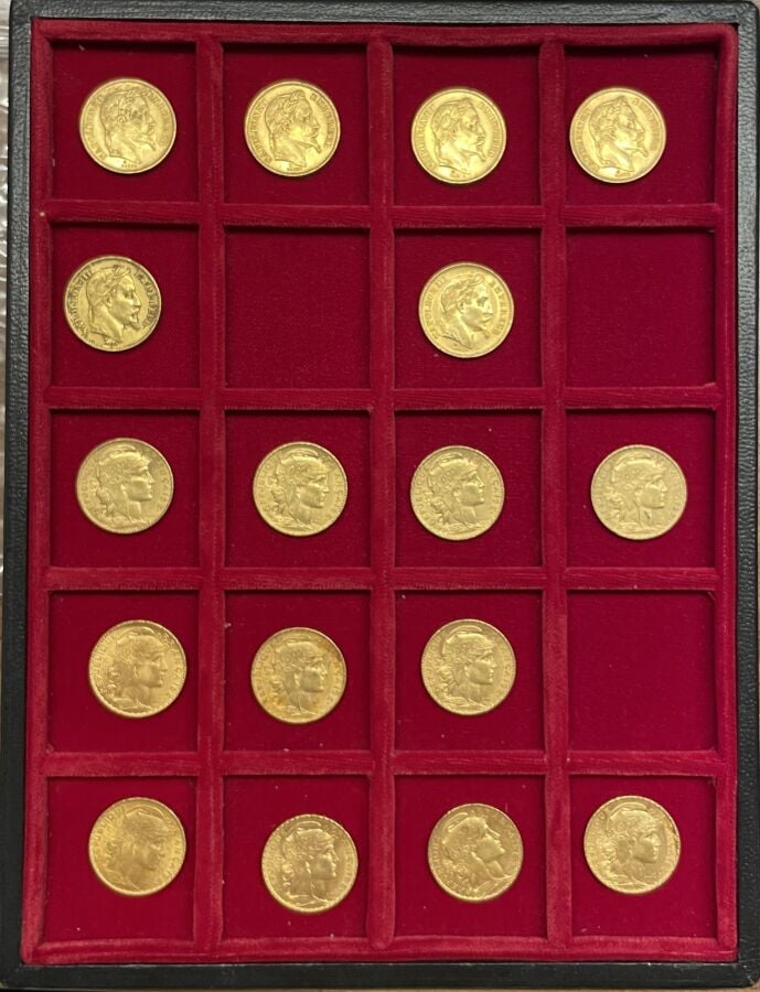 Ensemble de 17 pièces de 20 Francs or comprenant : - -Napoléon III Tête Laurée…