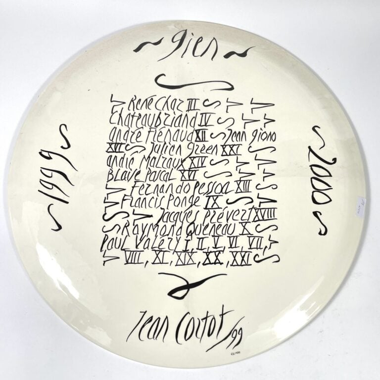 GIEN / Jean CORTOT - Grand PLAT DECORATIF en faïence polychrome, célébrant l'An…