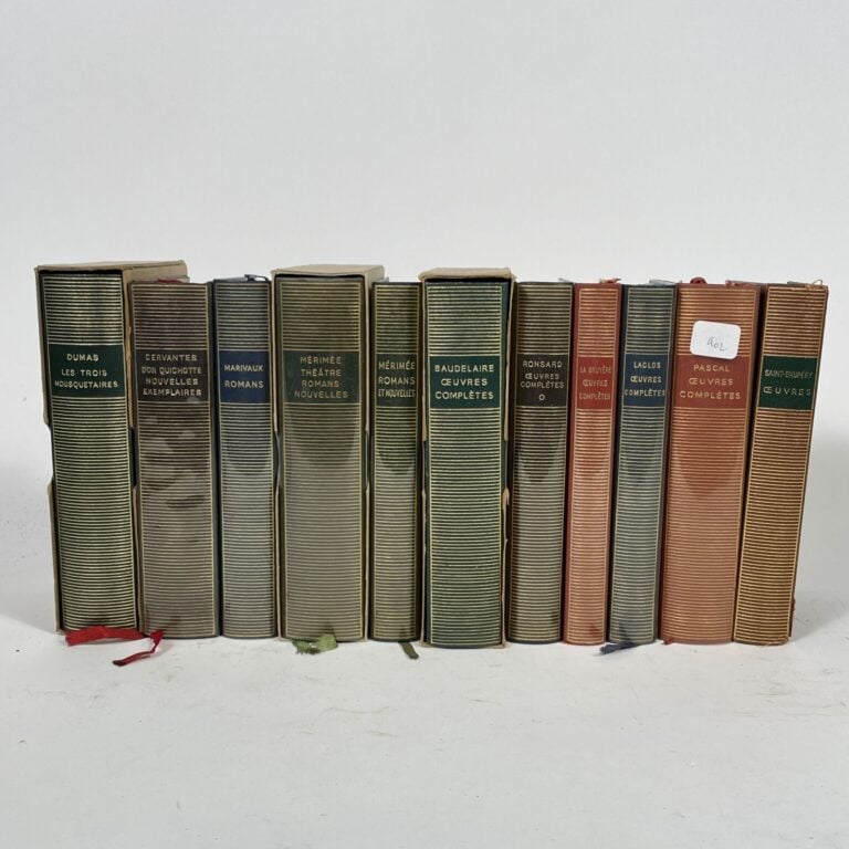 LA PLEIADE - Lot de 11 volumes : - DUMAS "Les 3 mousquetaires" (1 vol) - CERVAN…