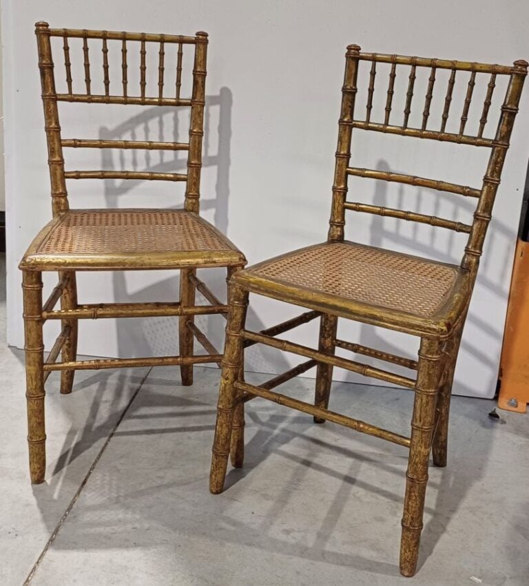 Lot de 10 CHAISES cannées en bois doré - 81 x 40 x 35 cm - - Lot à retirer à :…