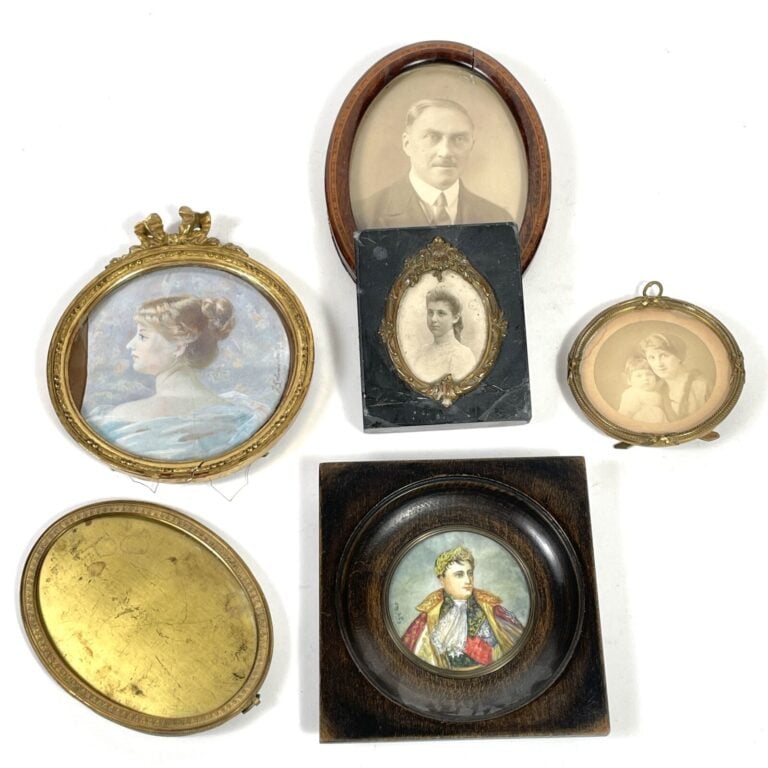 Lot de deux MINIATURES : - Emy- Jalbin "Napoléon" - J. Salomé "portrait de jeun…