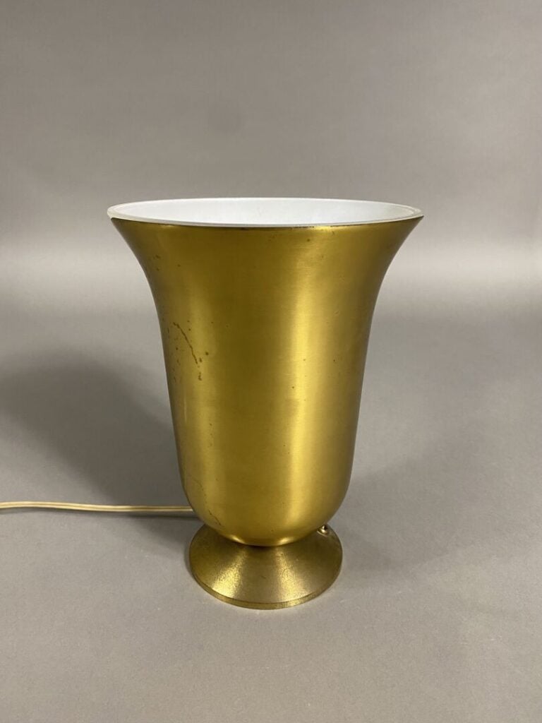 Maison PERZEL - Jean PERZEL (1892-1986) - Lampe à poser de forme vasque en verr…