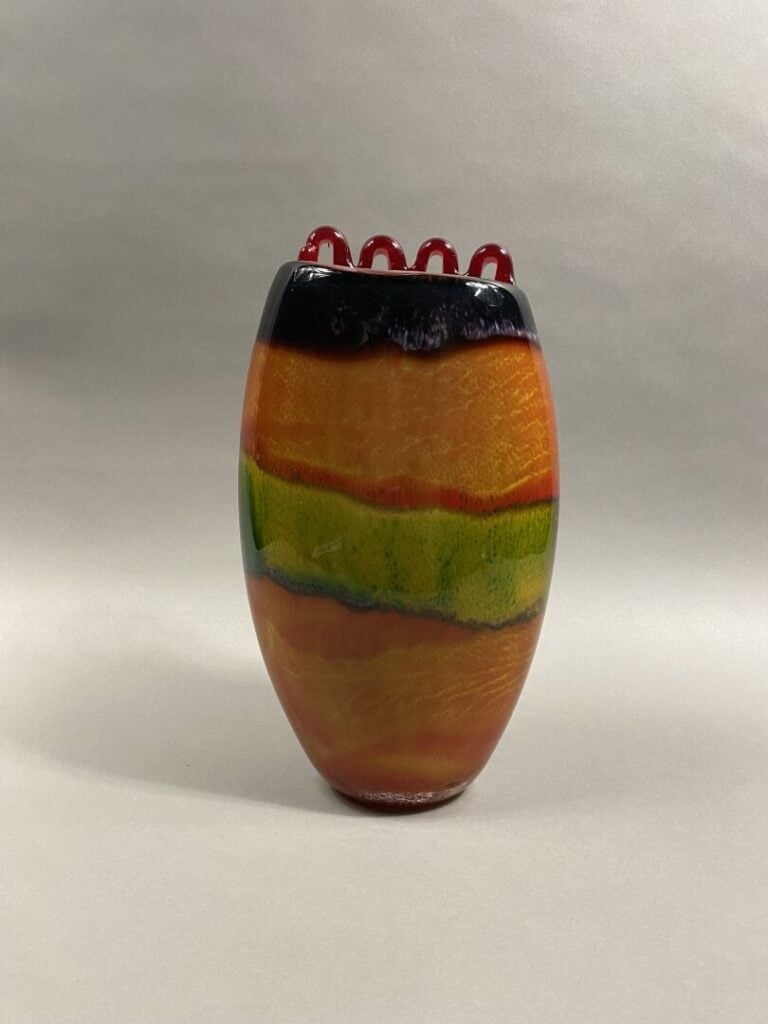 MURANO - Grand vase anthropomorphe en verre multicouche dans les tons vert, noi…