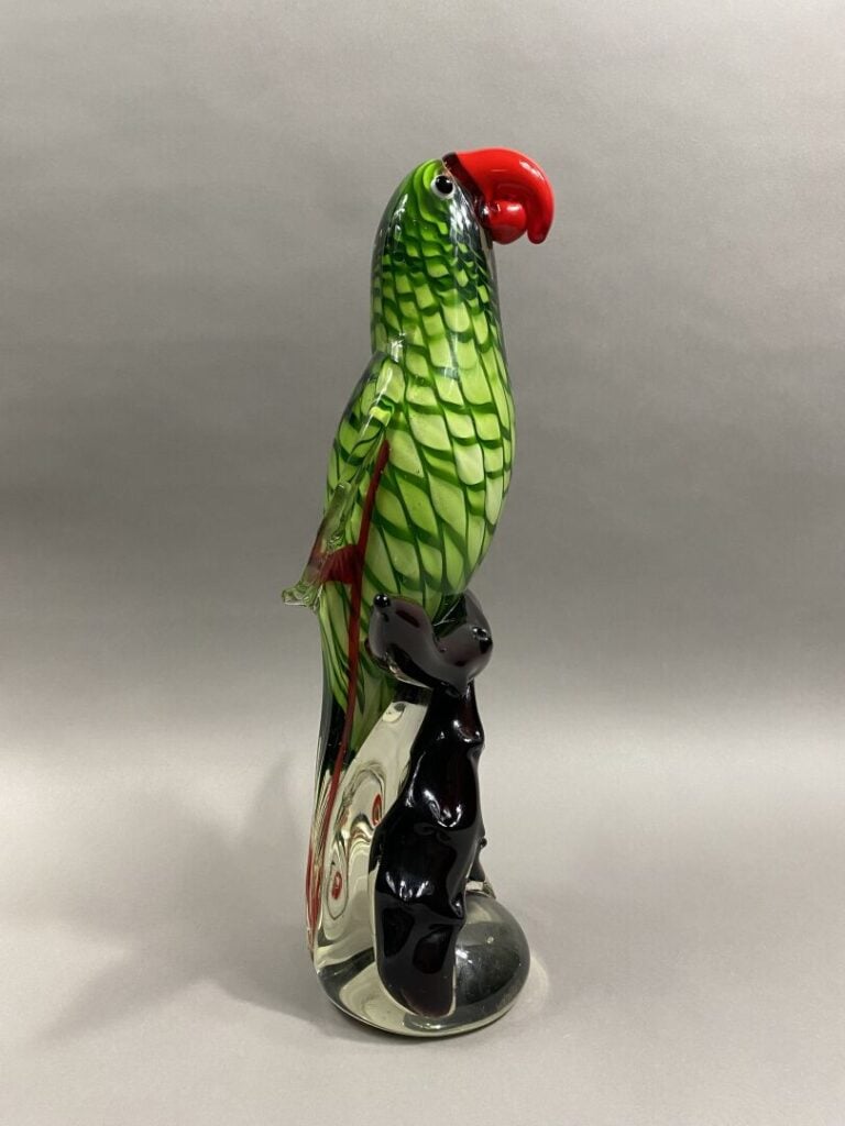 MURANO & TOSO - Importante sculpture en verre coloré figurant un perroquet perc…