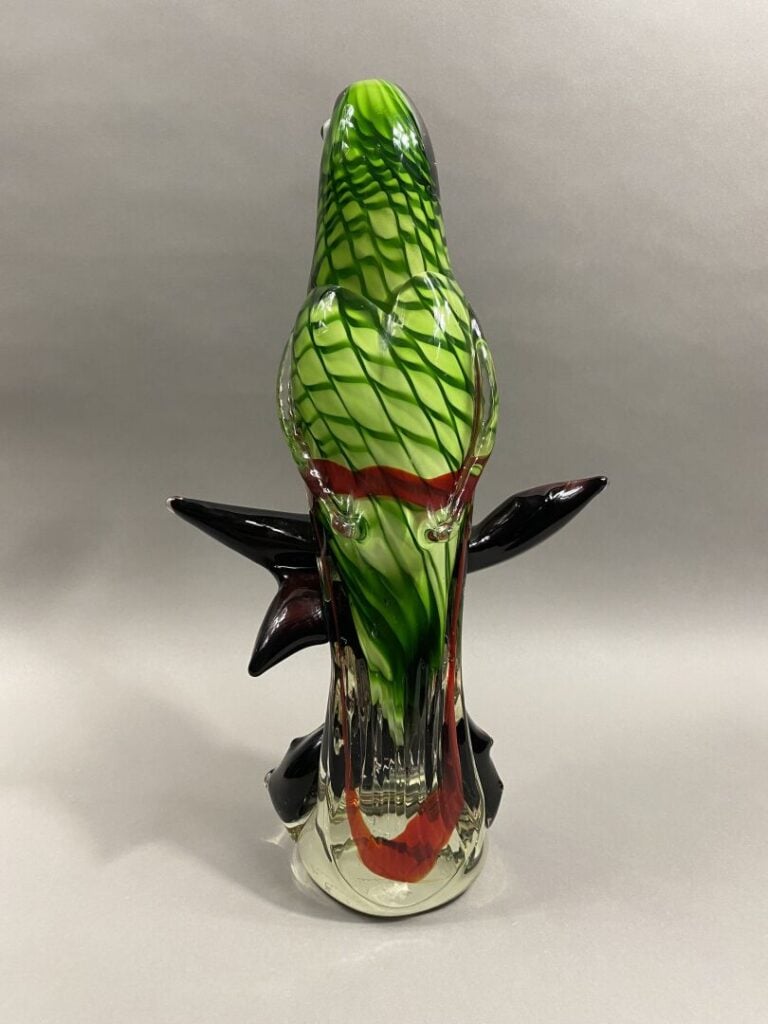 MURANO & TOSO - Importante sculpture en verre coloré figurant un perroquet perc…