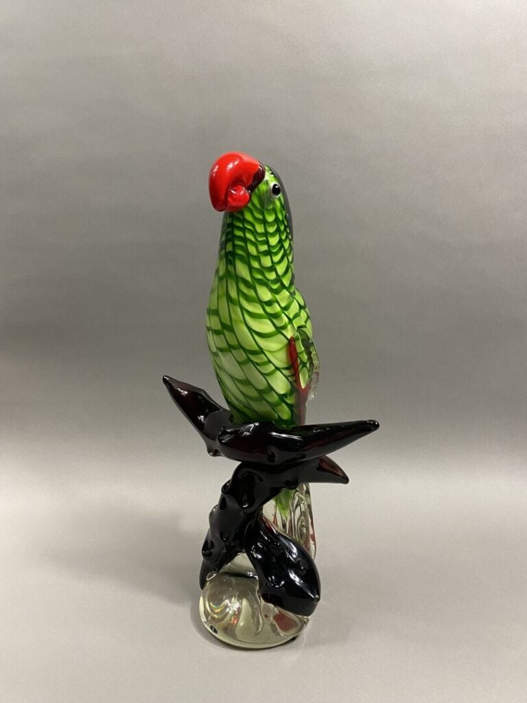 MURANO & TOSO - Importante sculpture en verre coloré figurant un perroquet perc…