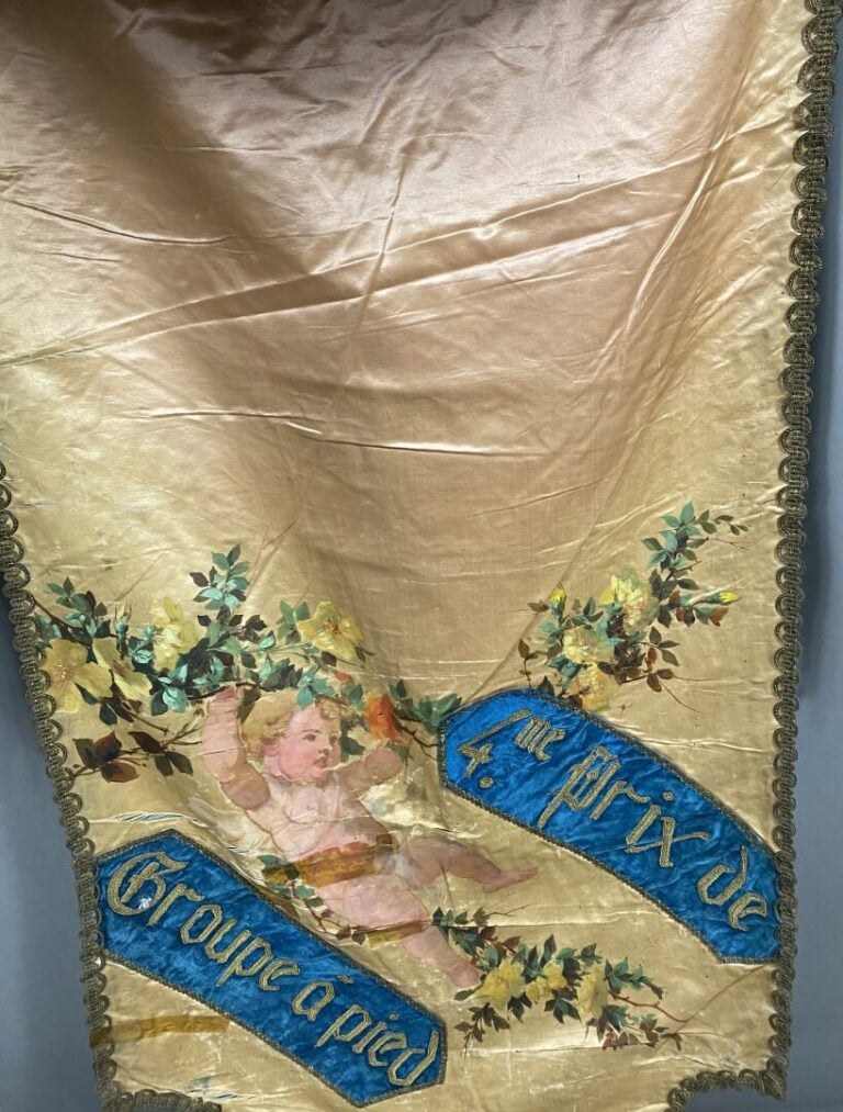 Nice - Importante bannière pour le Carnaval de Nice, 1895 - Bannière de soie et…