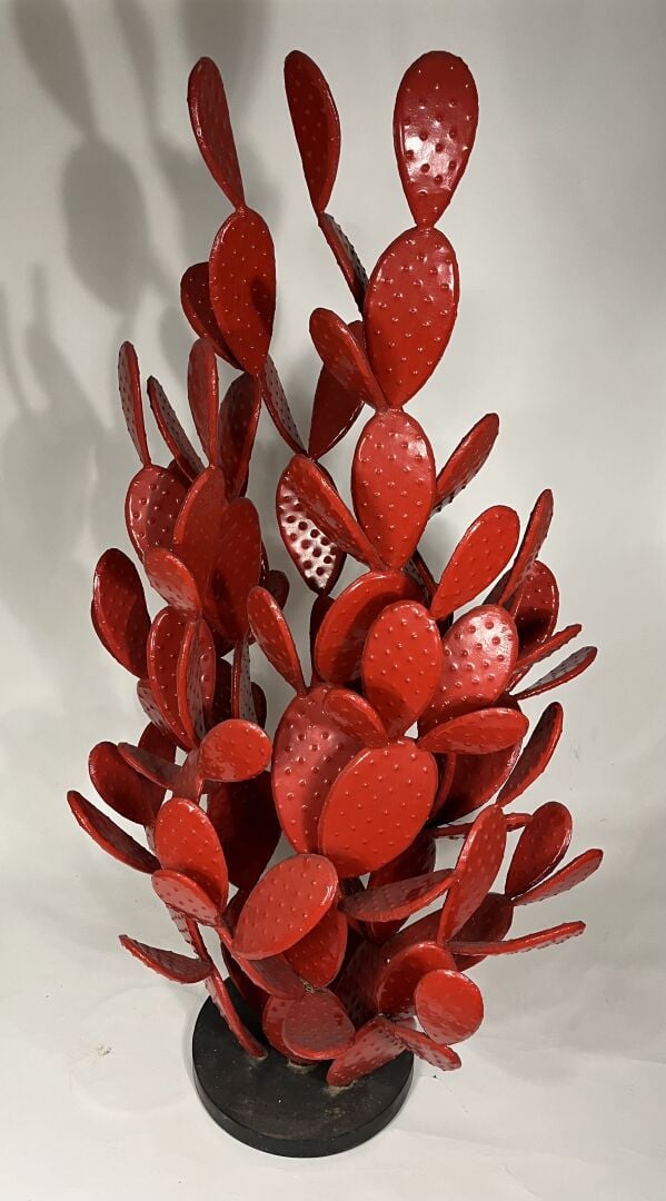 ORENZO (Marrakesh) ? - Importante sculpture en métal peint rouge formant un cac…