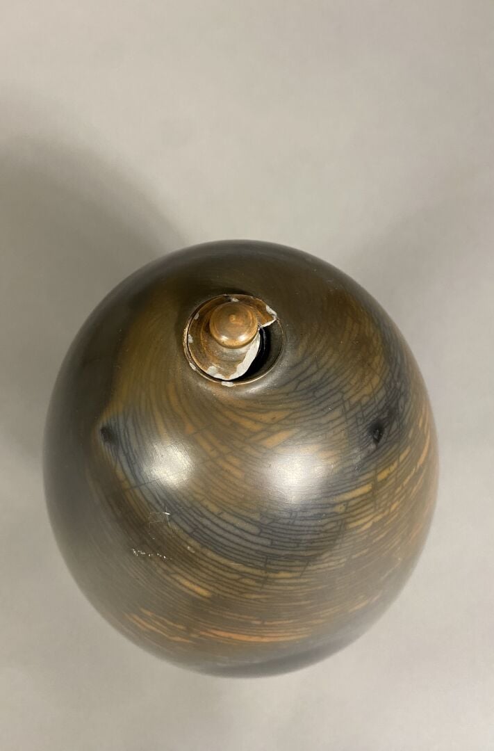 Pierre BAYLE (1945-2004) - Vase - Terre sigilée, engobée et fumée - Signature i…