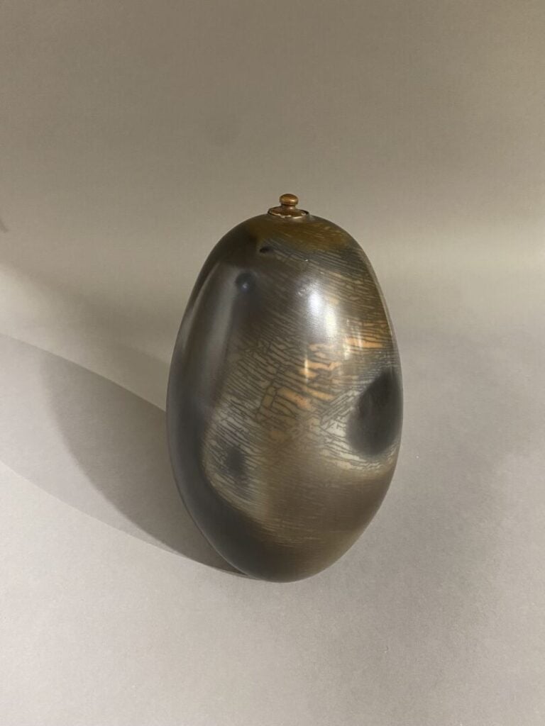 Pierre BAYLE (1945-2004) - Vase - Terre sigilée, engobée et fumée - Signature i…