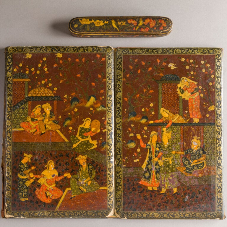 PLUMIER Kadjar et SOUS-MAIN dans le goût Kadjar - - Lot à retirer chez : - BOIS…