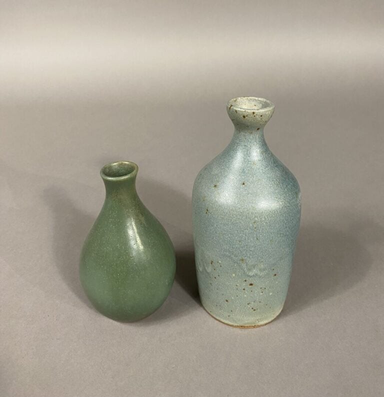 Roger JACQUES (1920-2001) - Ensemble de deux vases en grès émaillé dans les ton…