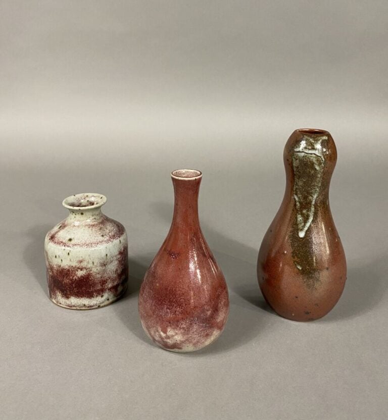 Roger JACQUES (1920-2001) - Ensemble de trois vases en grès émaillé dans les to…