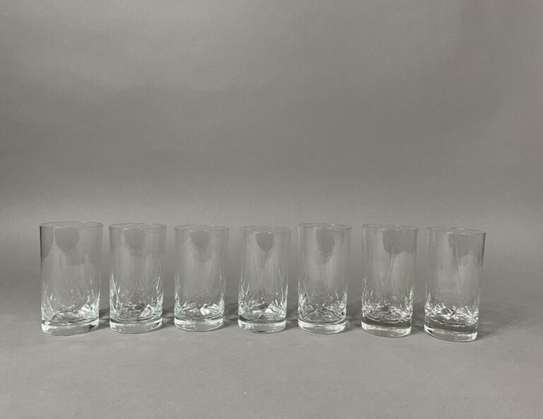 SAINT-LOUIS - Partie de service à orangeade comprenant 6 verres en verre taillé…