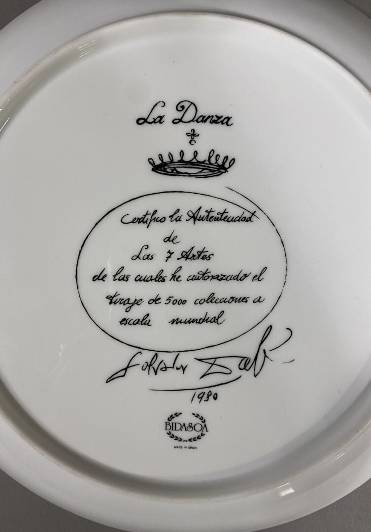 Salvador DALI (1904-1989) pour BIDASOA - Assiette en porcelaine blanche de la s…