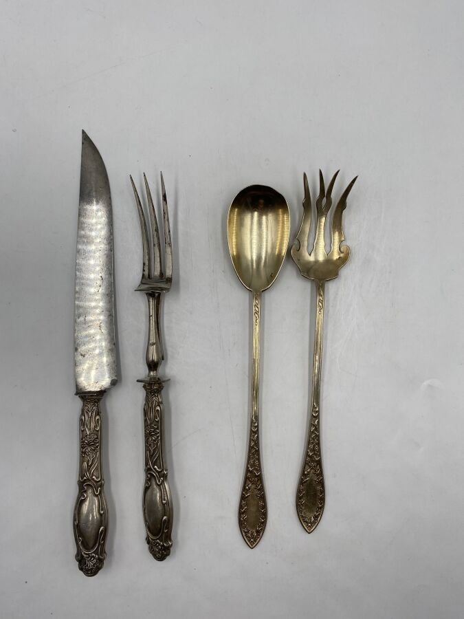 SELLIER & TONDU à Lisieux, Couvert en métal argenté à décor gravé de palmettes…