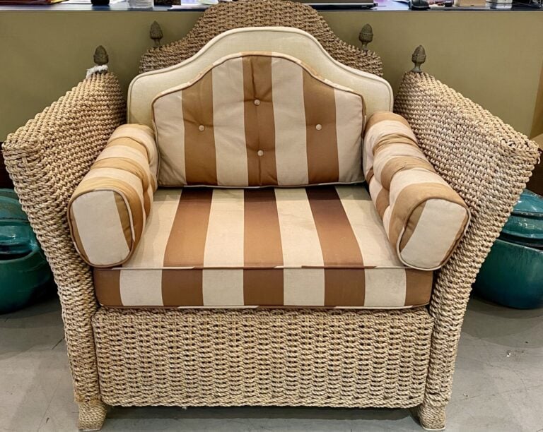 SMANIA (Italie) - Paire de larges fauteuils en bois et corage tressé - (usures,…