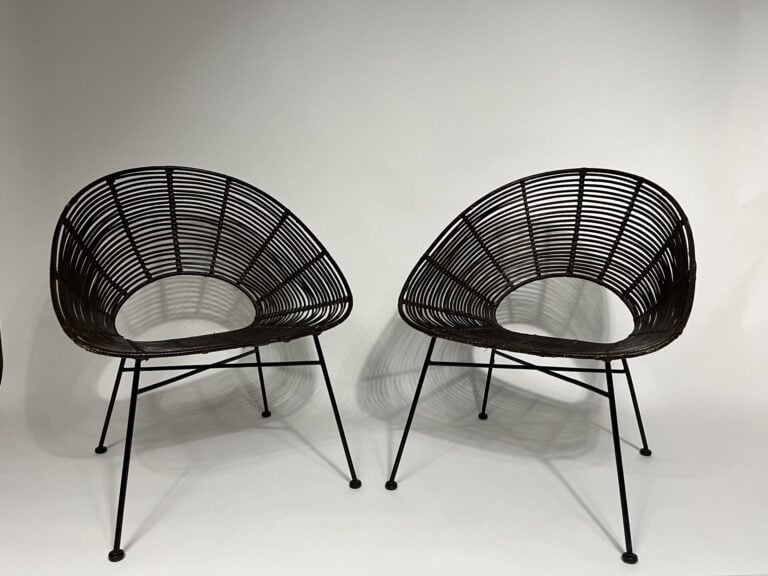VITO SELMA (XXe) - Ensemble de quatre fauteuils en métal, rotin et baguette de…