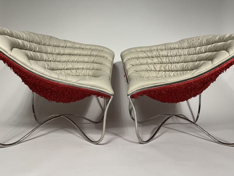 VITO SELMA (XXe) - Paire de fauteuils, modèle "Paisley", en cuir, métal et cord…