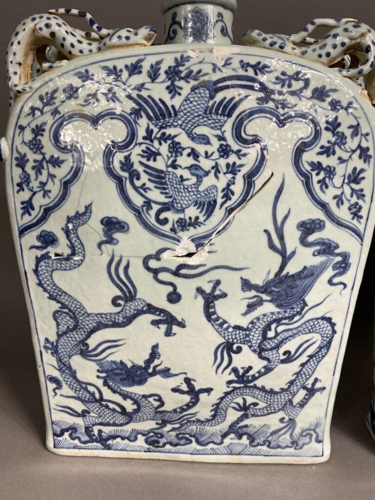 Chine, dans le style des Yuan - Paire de gourdes de pèlerin dite "pilgrim flask…
