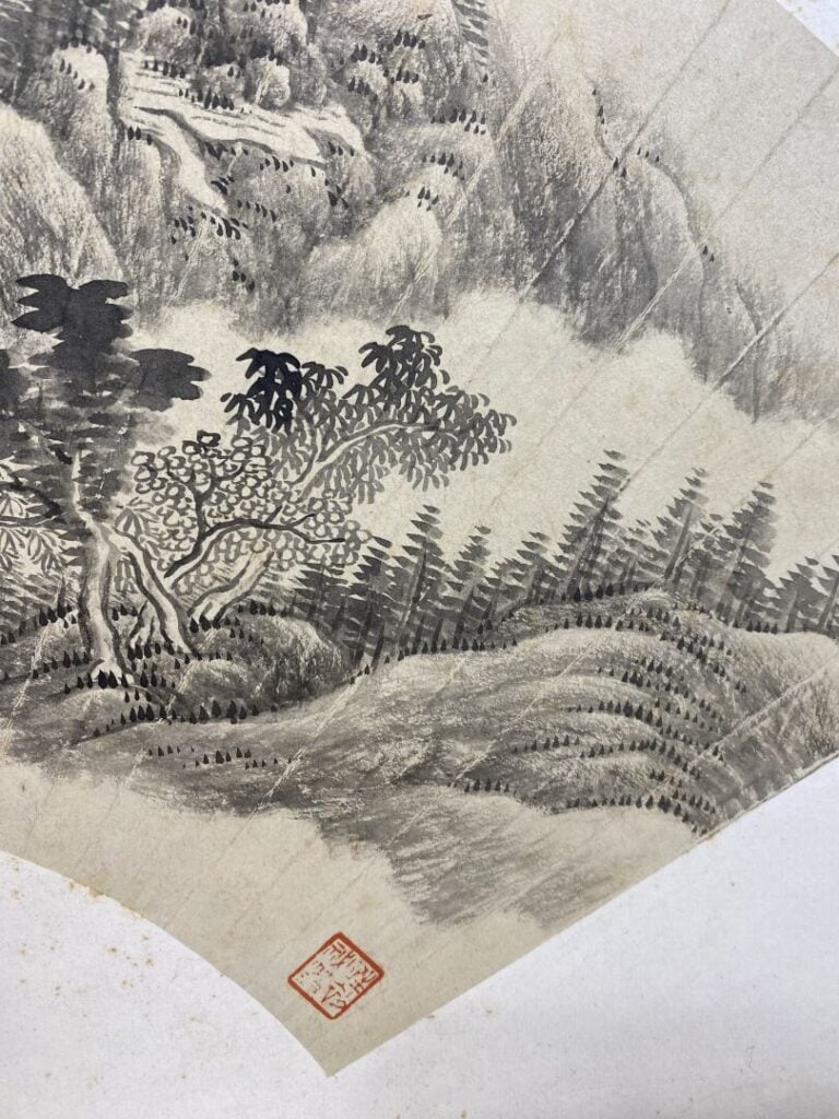 Chine - Encre sur papier pour éventail, représentant des paysages montagneux -…