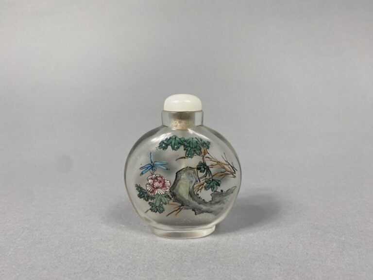 Chine - Ensemble de deux tabatières de forme ovoïde en verre à décor peint pour…