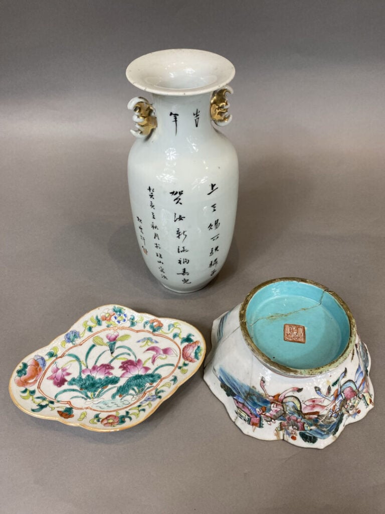 Chine - Ensemble de trois céramiques émaillées comprenant un vase balustre à dé…