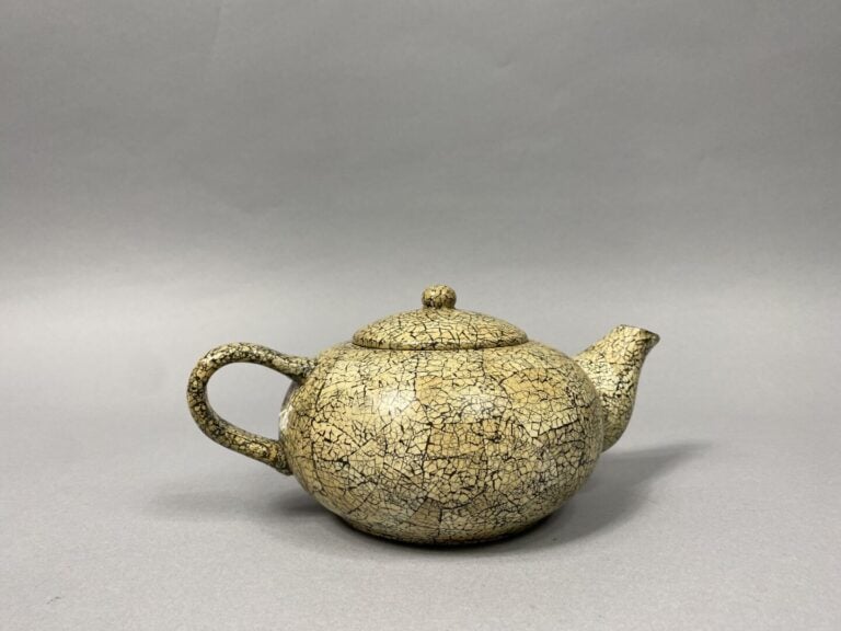 Chine - Théière en coquille d'oeuf de forme ronde - H : 8.5 cm
