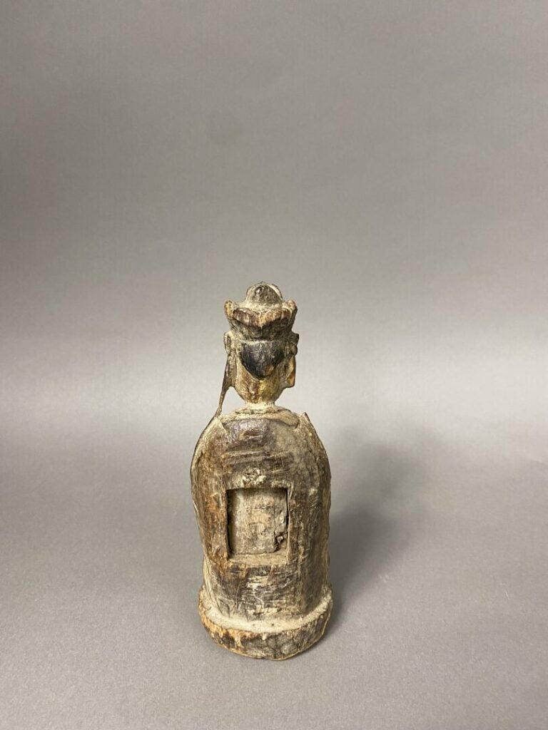 Chine, XIXe siècle - Ensemble de trois sculptures en bois - H(pour la plus gran…