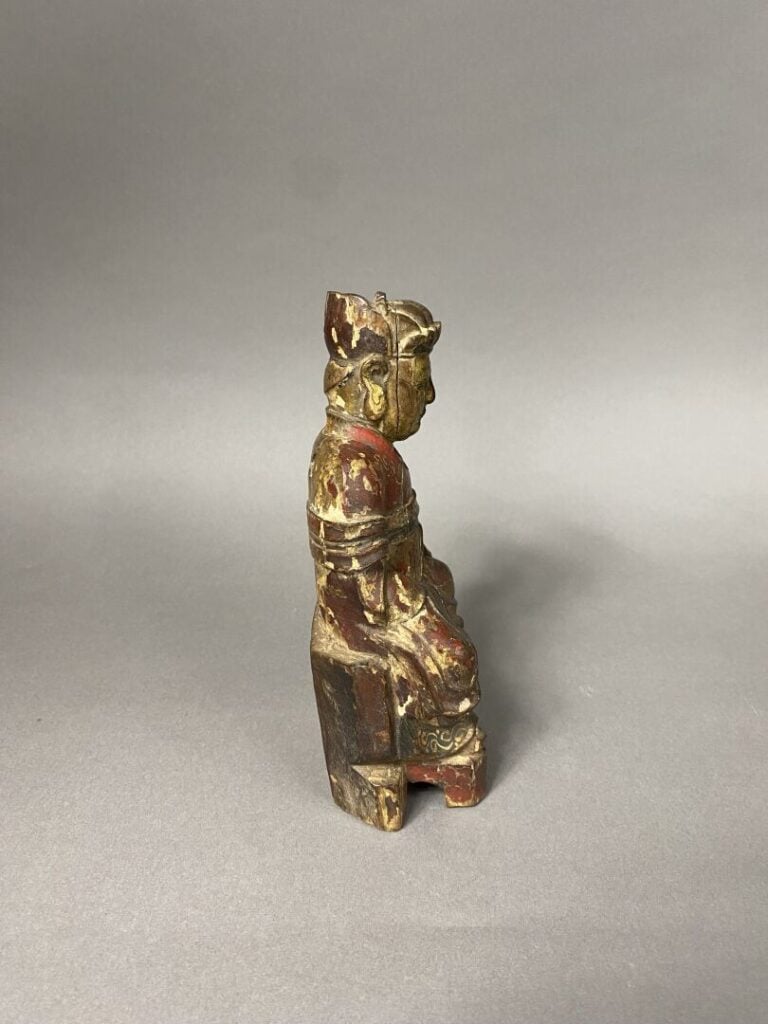 Chine, XIXe siècle - Ensemble de trois sculptures en bois - H(pour la plus gran…