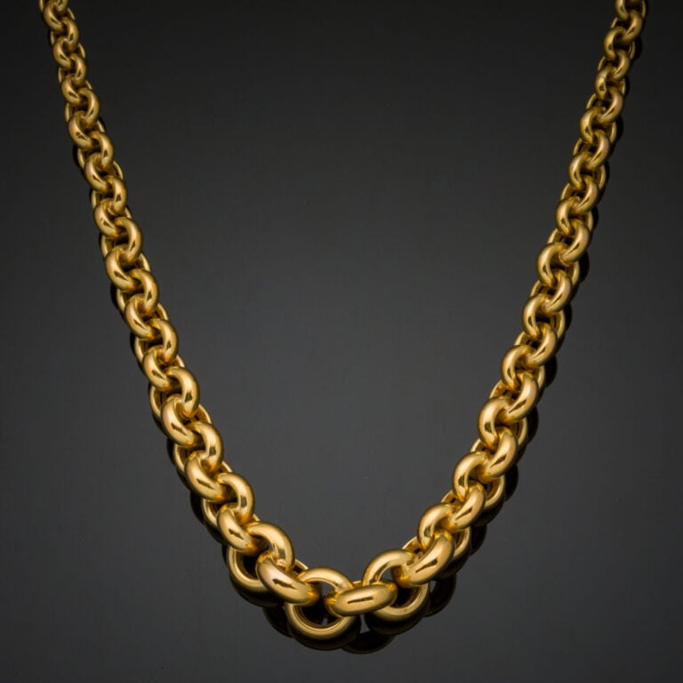 COLLIER or jaune (750‰) à maille jaseron en chute. - Travail français, vers 195…