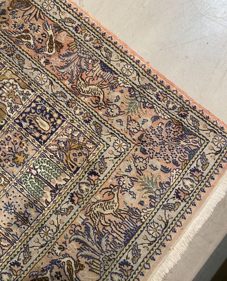 Iran, Ghoum - Ensemble de 3 tapis en laine à décor de paradis terrestre, rincea…