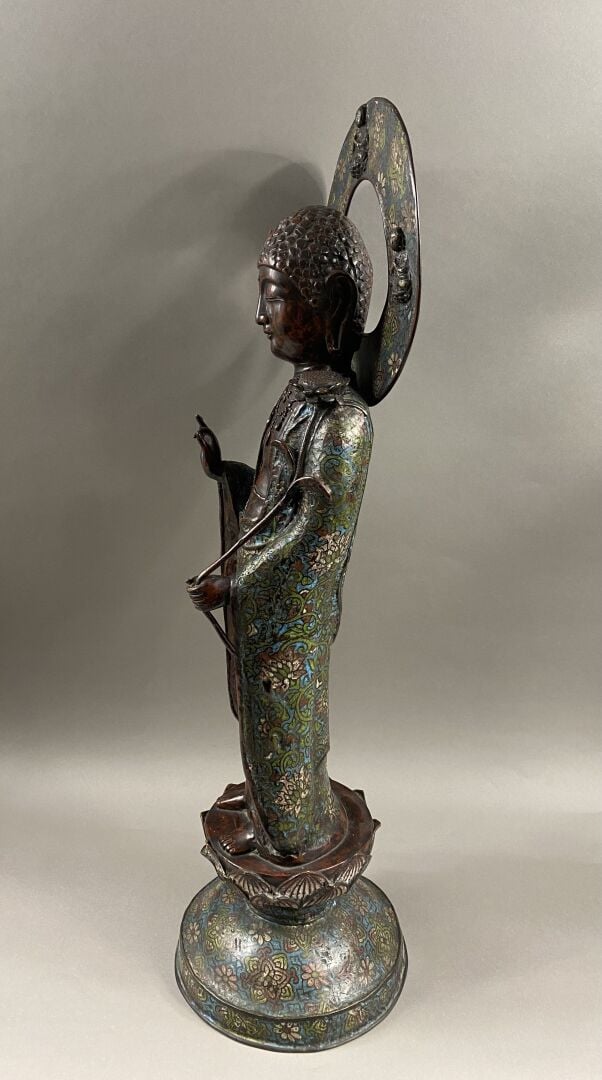 Japon - Fin XIXe siècle - Importante statue en bronze à patine brune et émaux c…