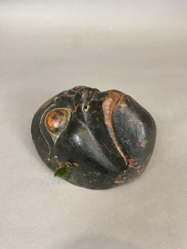 Japon - Masque du théâtre de Nô ou Kyogen en bois sculpté et laqué - 15.5 x 12.…