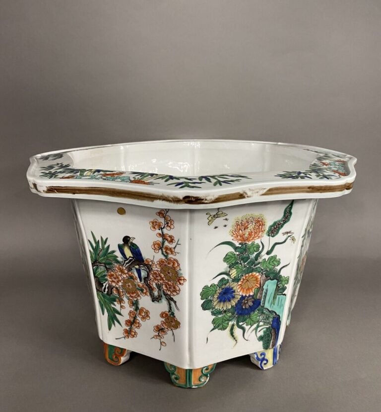 Samson, dans le goût de la Chine - Importante jardinière en porcelaine émaillée…