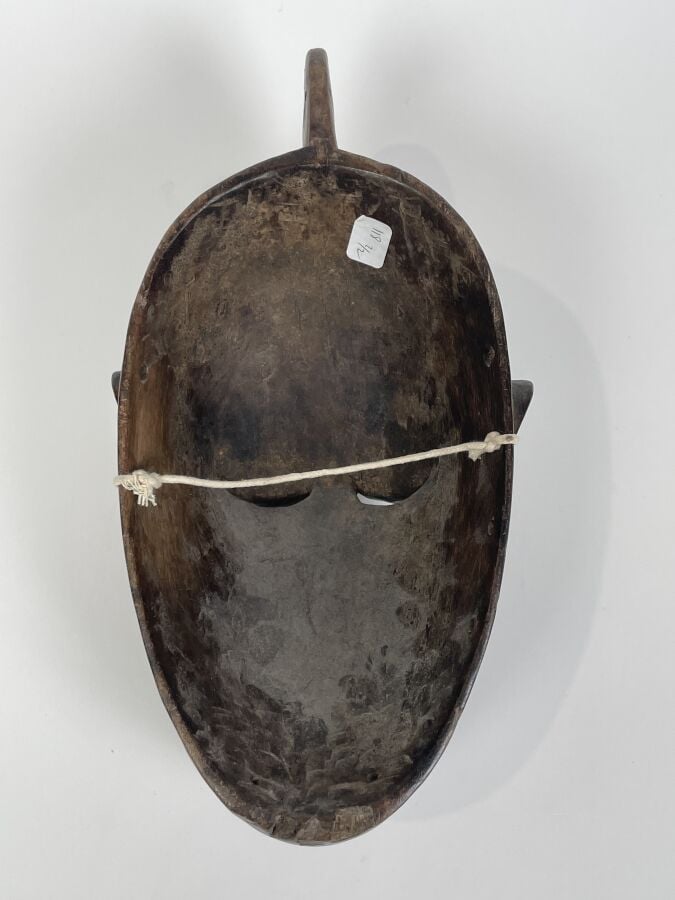 AFRIQUE - Lot de deux MASQUES décoratifs - Hauteur : 32 environ et 57 environ -…