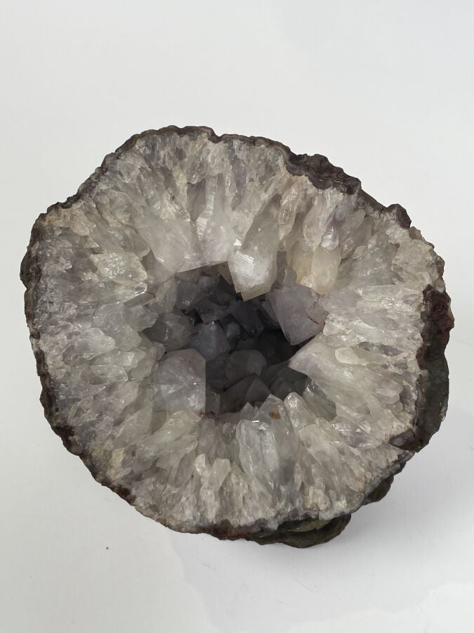 GEODE minérale - Hauteur : 19 cm - - Lot à retirer à : - PANAME SERVICES - 54 a…