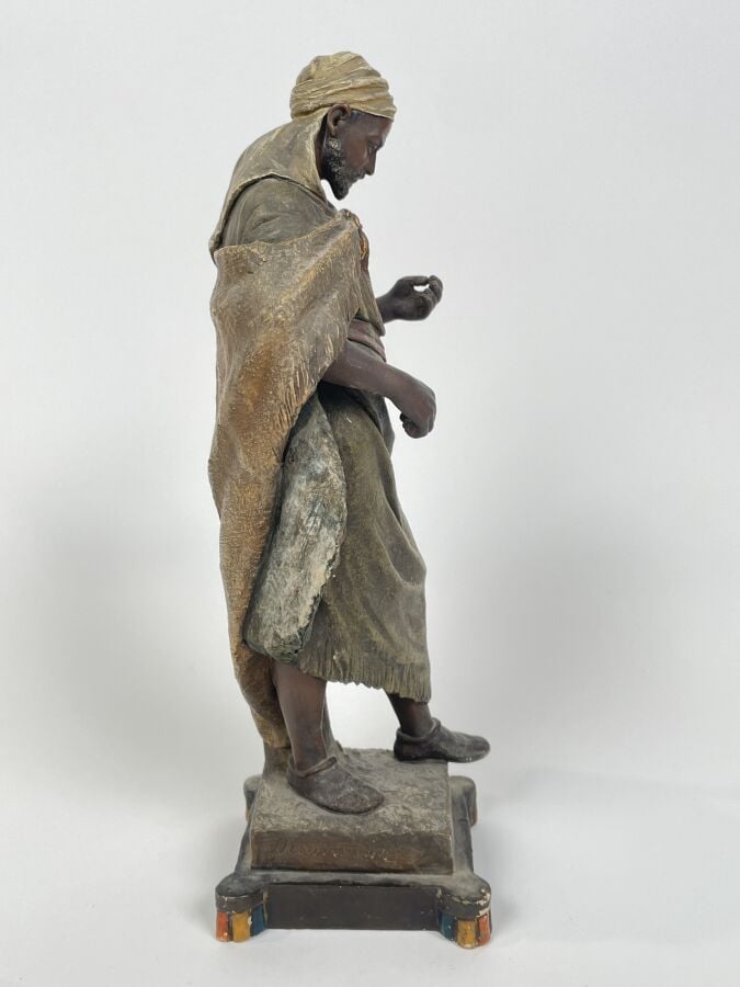 GOLDSCHEIDER - le chasseur oriental - Terre cuite polychrome, signée - Hauteur…