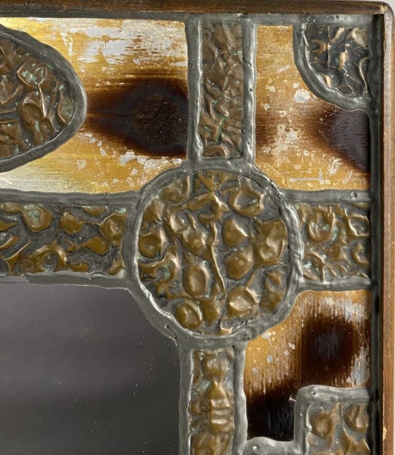 Irena JAWORSKI, dans le goût - Miroir à encadrement en bois recouvert de métal…