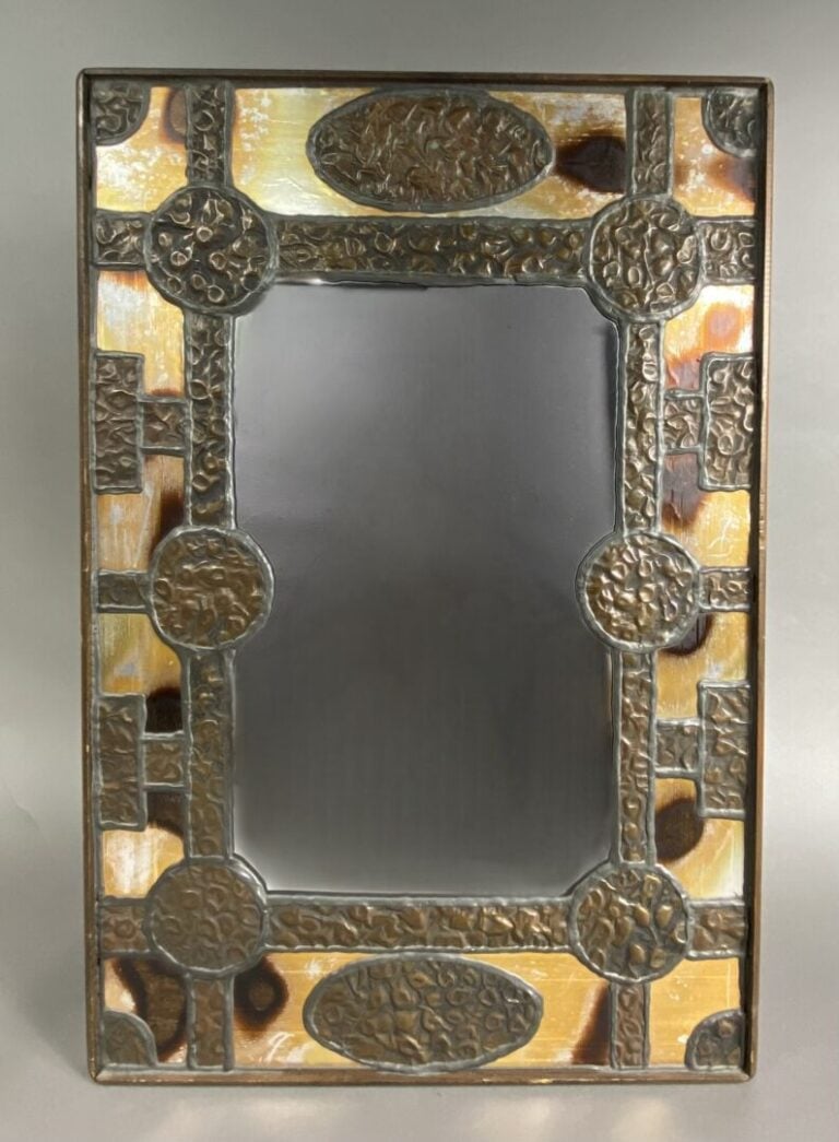 Irena JAWORSKI, dans le goût - Miroir à encadrement en bois recouvert de métal…