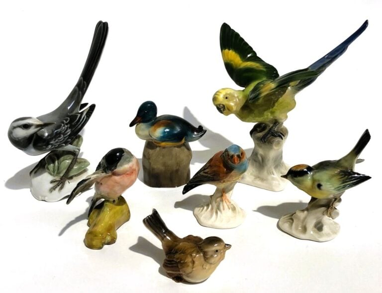 Lot d'oiseaux en porcelaine comprenant : - SAXE - Manufacture Karl Ens - Deux o…
