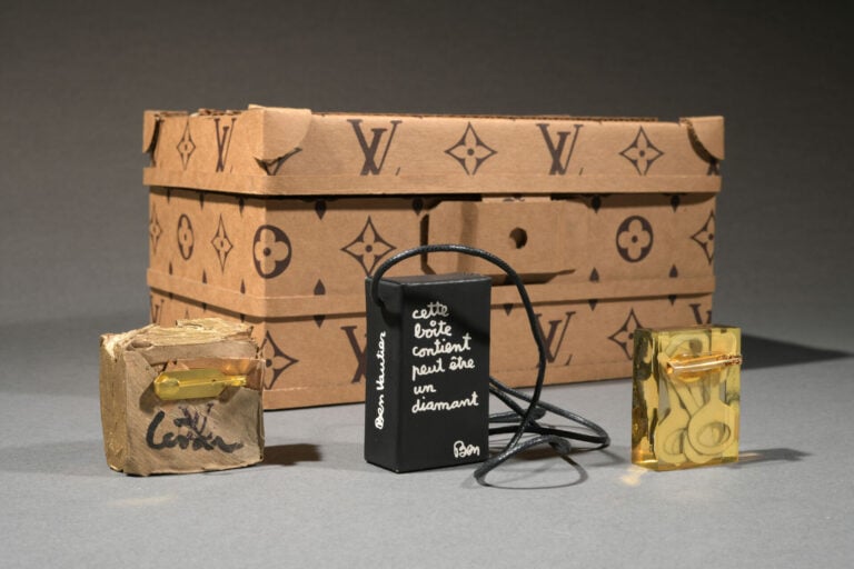 LOUIS VUITTON (1989, édition limitée N°843/850) - Malle à bijoux en carton Mono…