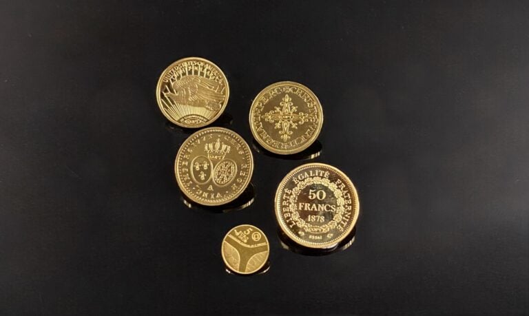 Médailles - France - Lot de cinq monnaie et médailles en or répliquant, compren…