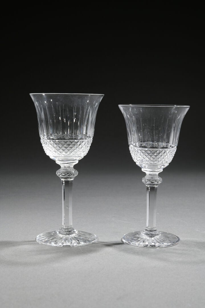 SAINT-LOUIS - Partie de service de verres en cristal taillé modèle Tommy, compr…
