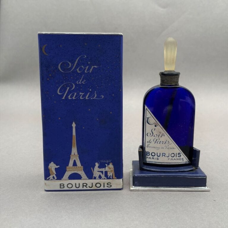 3 flacons : - - - BOURJOIS, "Soir de Paris", (1935), flacon gourde en verre ble…